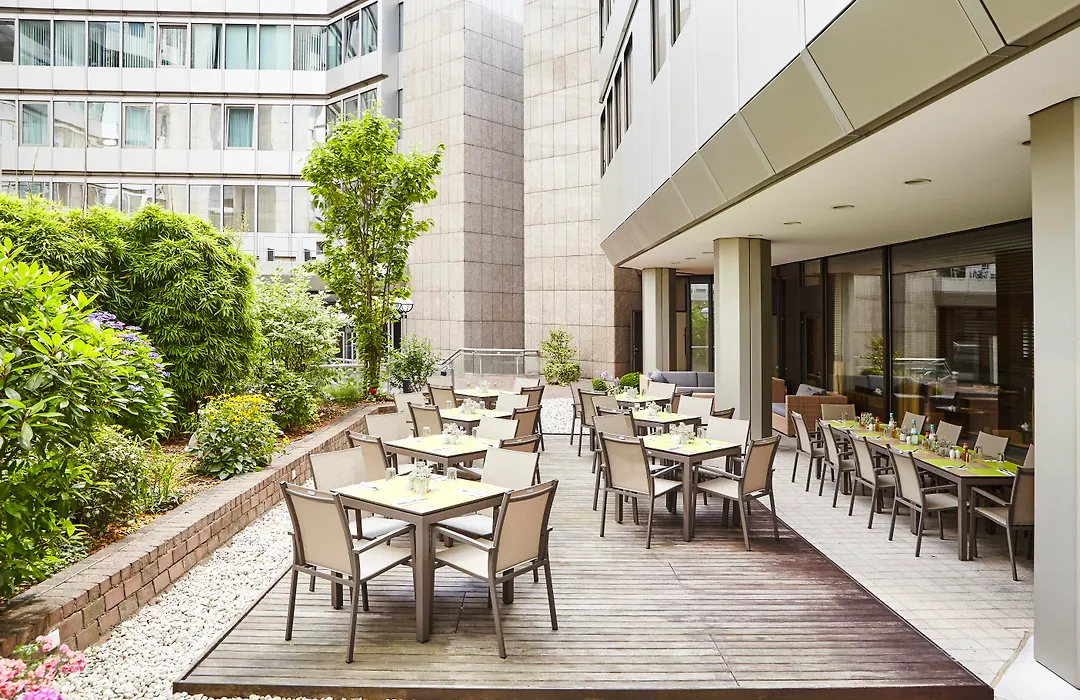 Clayton Hotel Dusseldorf City Centre-1